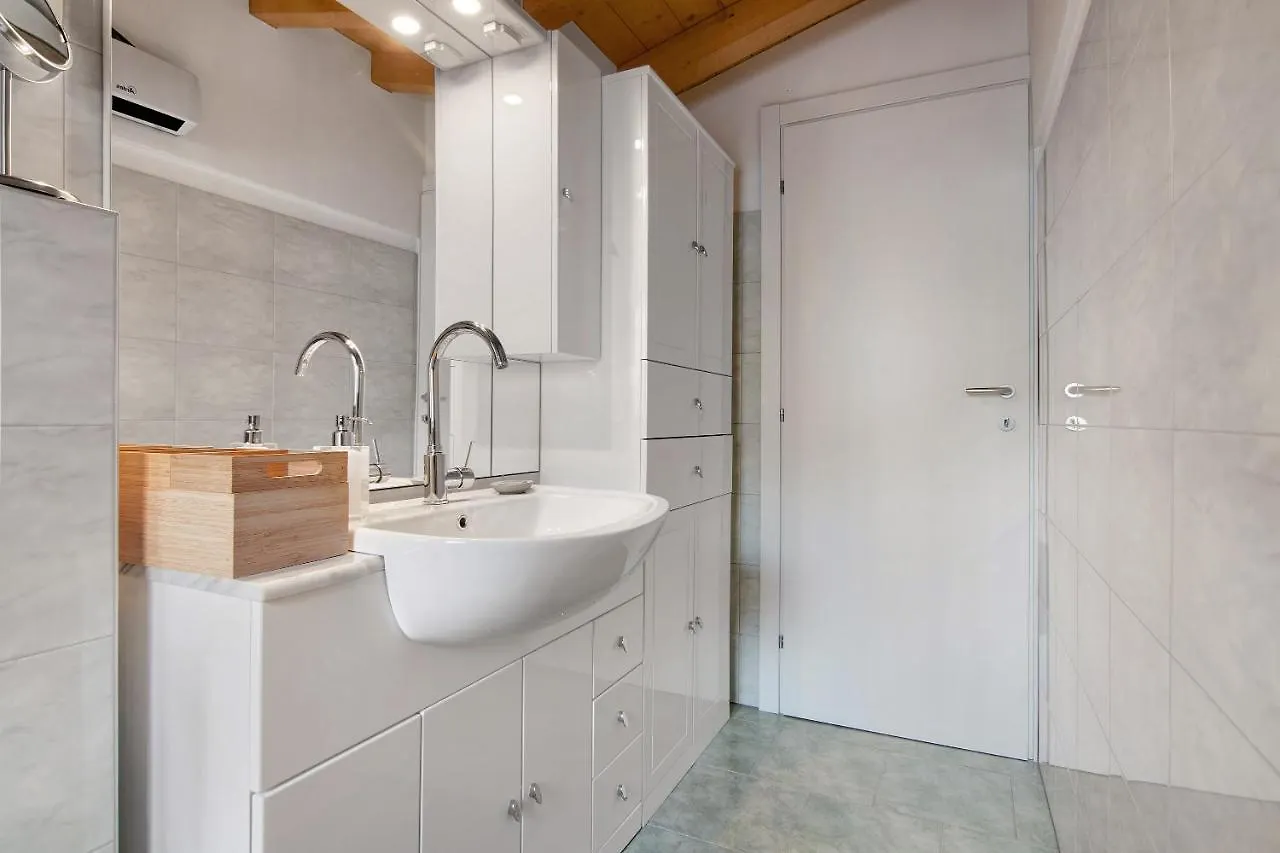 Fogazzaro Lake View Apartment Oria